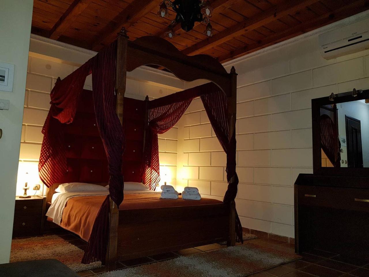 Hotel Παραδοσιακο Като-Лутраки Экстерьер фото
