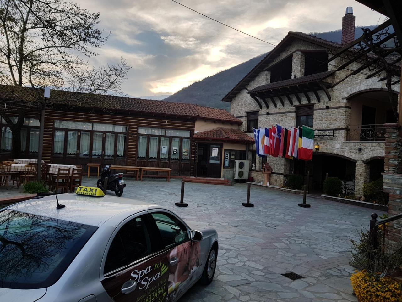 Hotel Παραδοσιακο Като-Лутраки Экстерьер фото