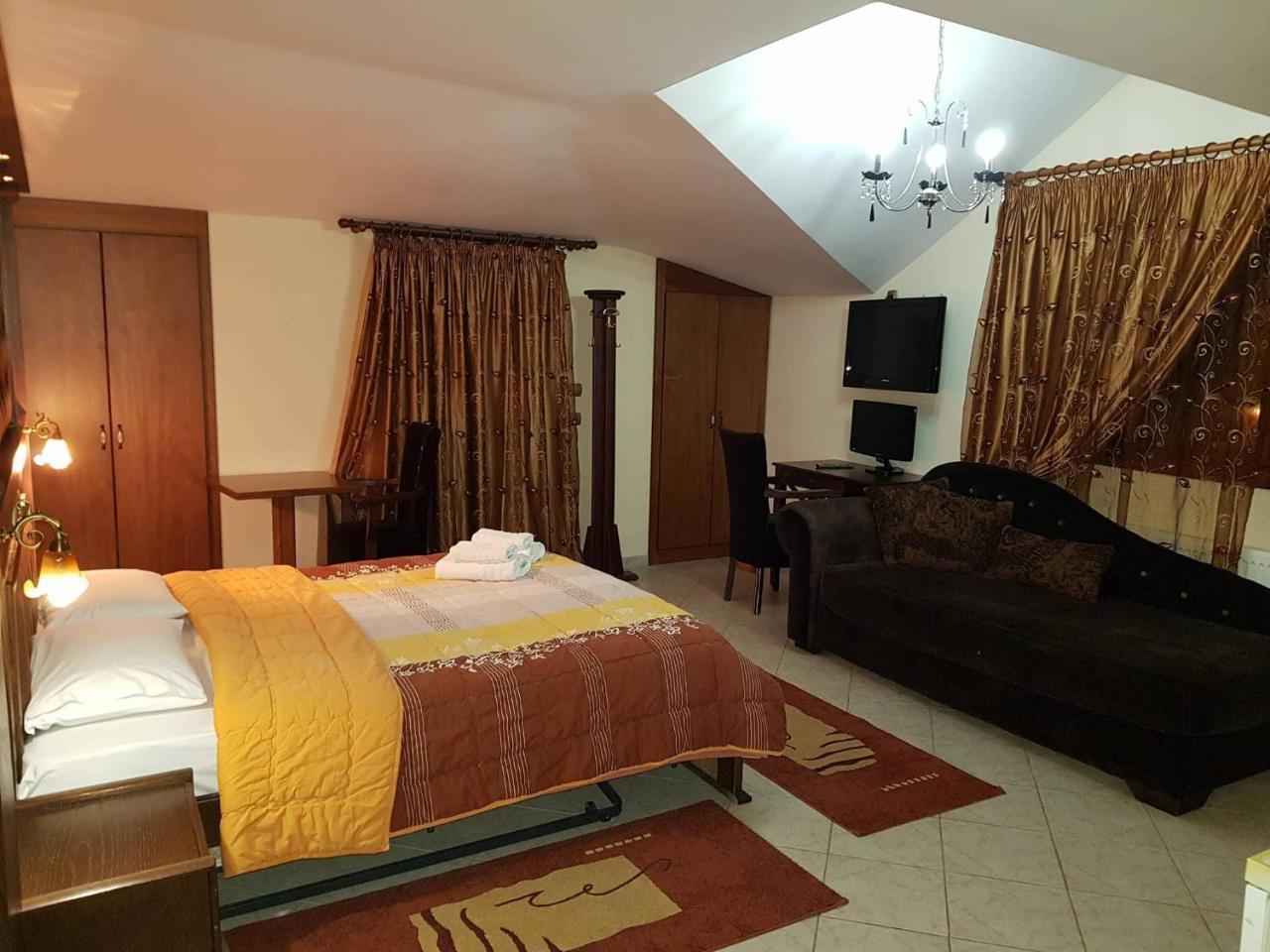 Hotel Παραδοσιακο Като-Лутраки Экстерьер фото