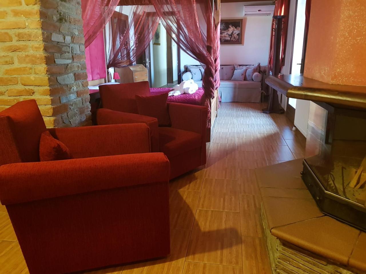 Hotel Παραδοσιακο Като-Лутраки Экстерьер фото