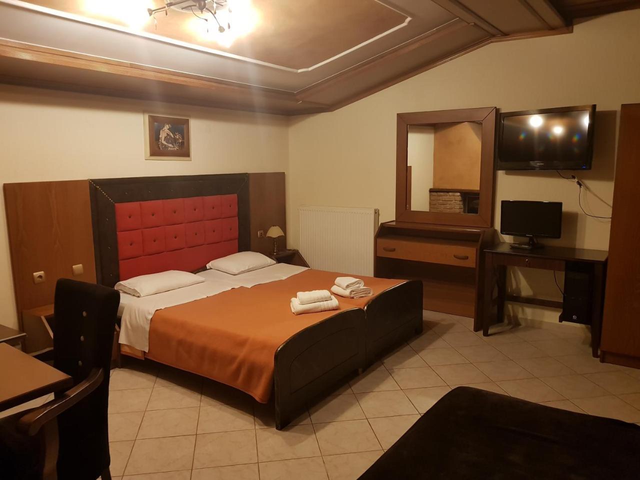 Hotel Παραδοσιακο Като-Лутраки Экстерьер фото