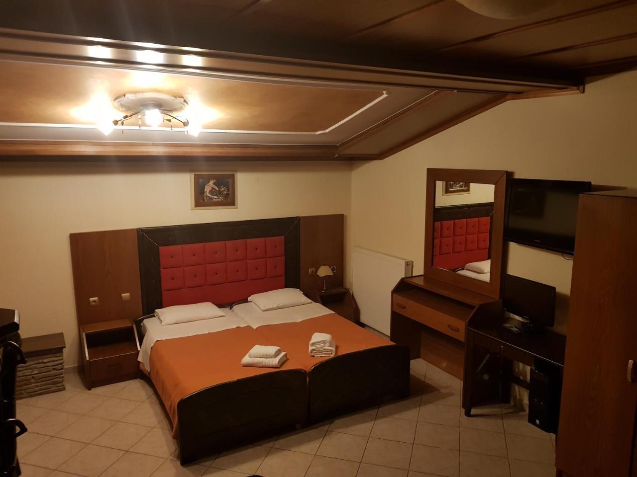 Hotel Παραδοσιακο Като-Лутраки Экстерьер фото