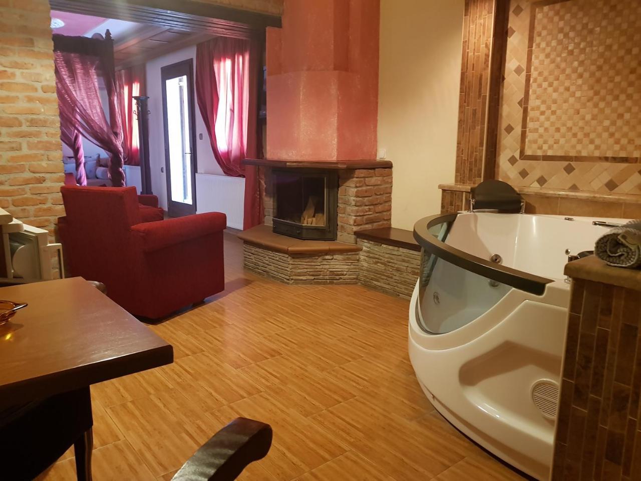 Hotel Παραδοσιακο Като-Лутраки Экстерьер фото