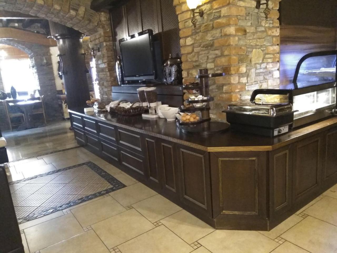 Hotel Παραδοσιακο Като-Лутраки Экстерьер фото