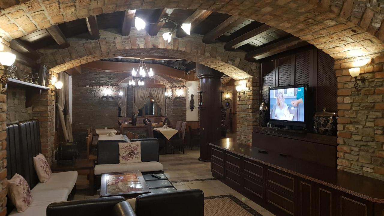 Hotel Παραδοσιακο Като-Лутраки Экстерьер фото